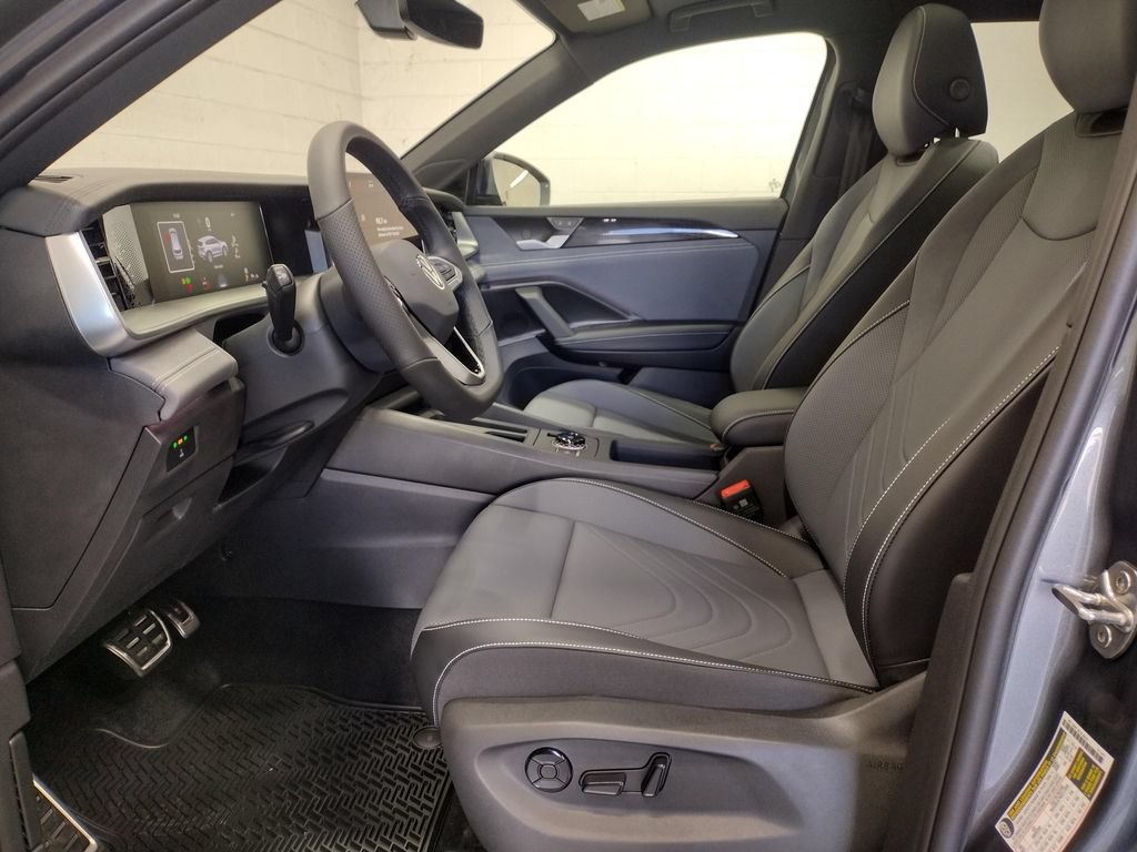 New 2026 Volkswagen Tiguan SE R-Line AWD/4WD image 27