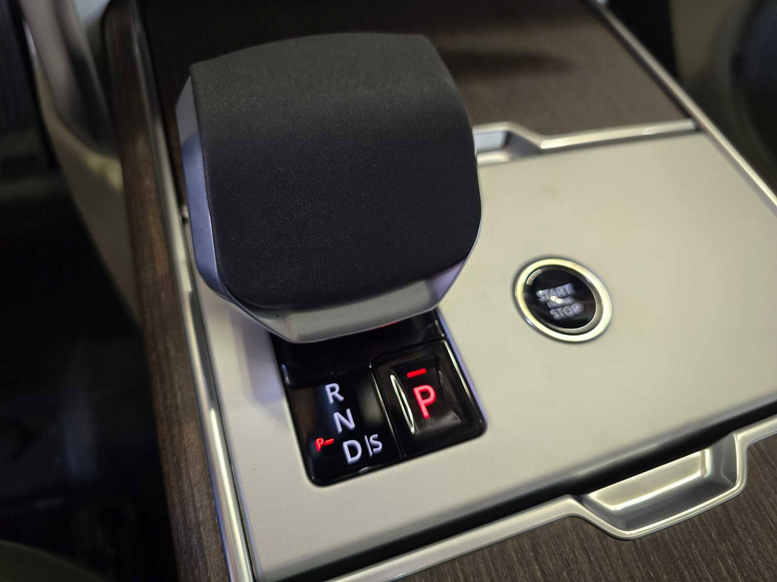 New 2026 Land Rover Range Rover SE image 34