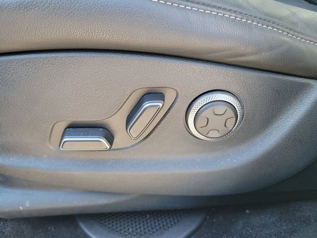 Used 2025 Genesis GV80 2.5T Advanced image 25