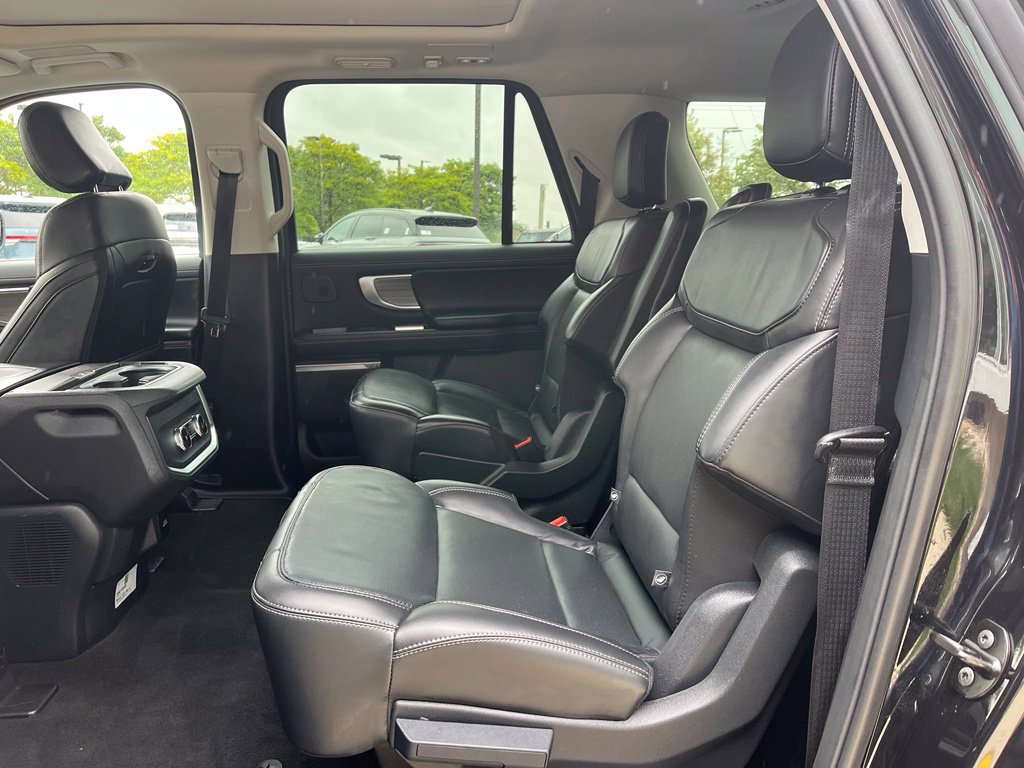 Used 2025 Ford Expedition Max Platinum w/ Driver's Package AWD/4WD image 13