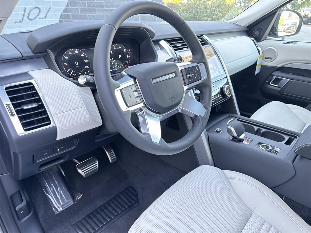 New 2026 Land Rover Discovery Limited Edition image 22