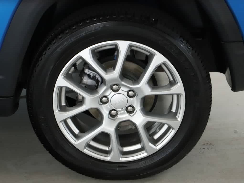 Certified 2024 Jeep Compass Latitude AWD/4WD image 41