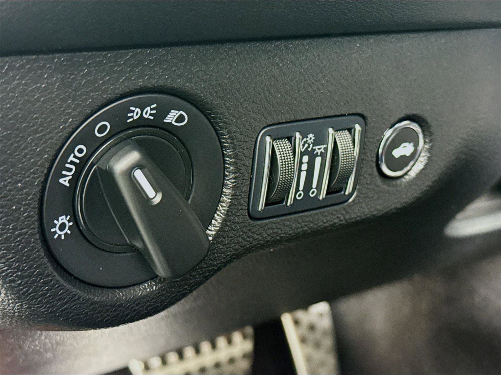 Used 2023 Dodge Challenger SRT Hellcat image 7