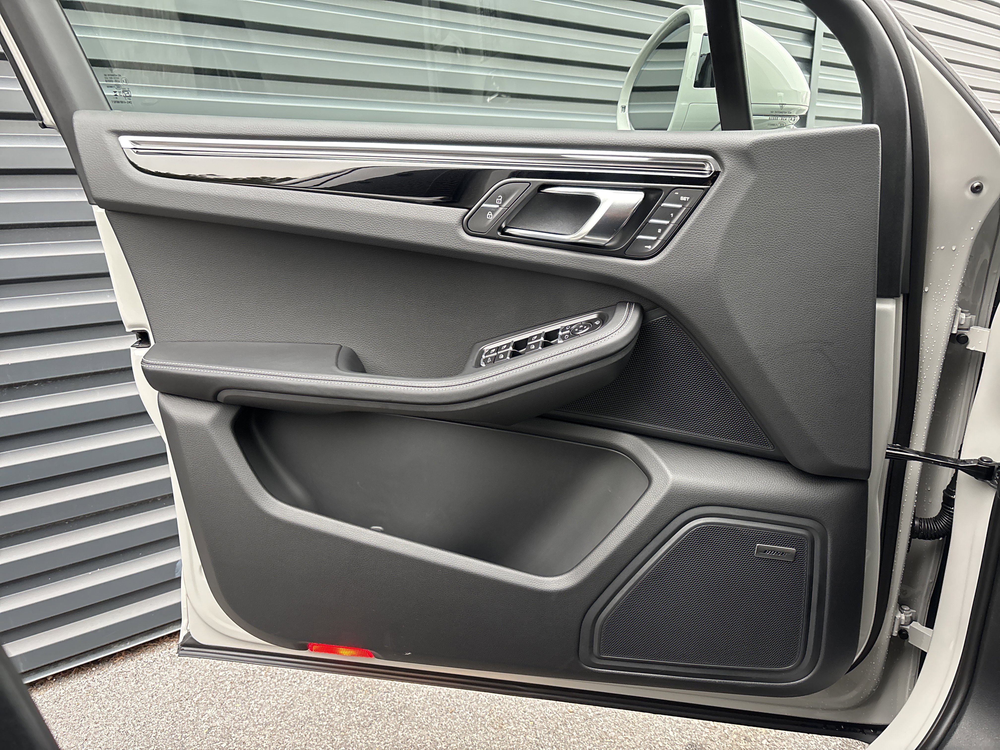 New 2026 Porsche Macan image 15