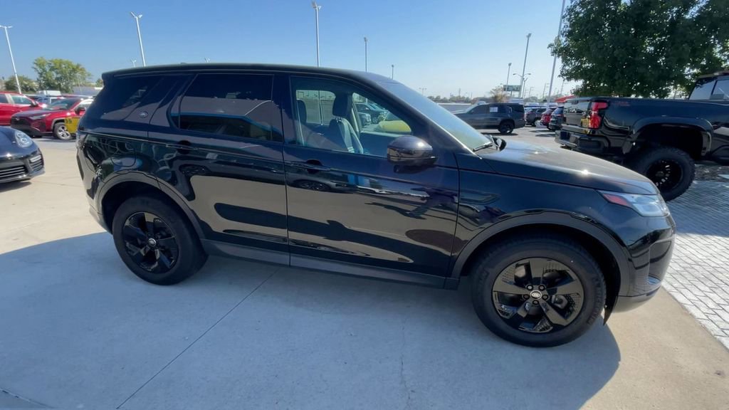 Used 2023 Land Rover Discovery Sport S image 3