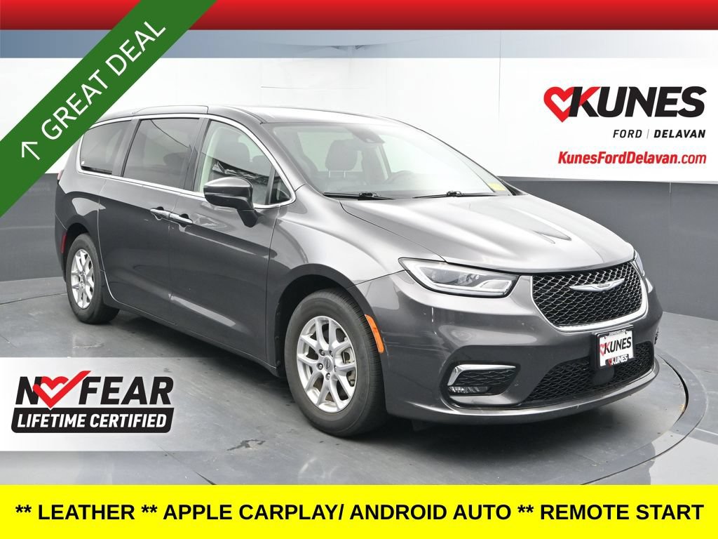 Used 2023 Chrysler Pacifica Touring-L FWD image 1