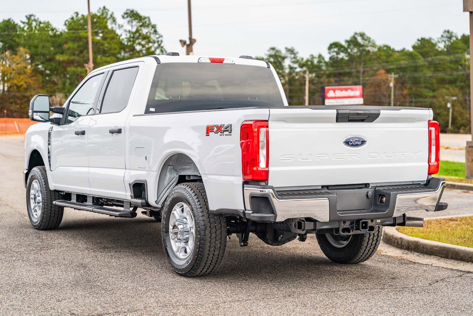 New 2026 Ford F350 XLT w/ FX4 Off-Road Package image 3