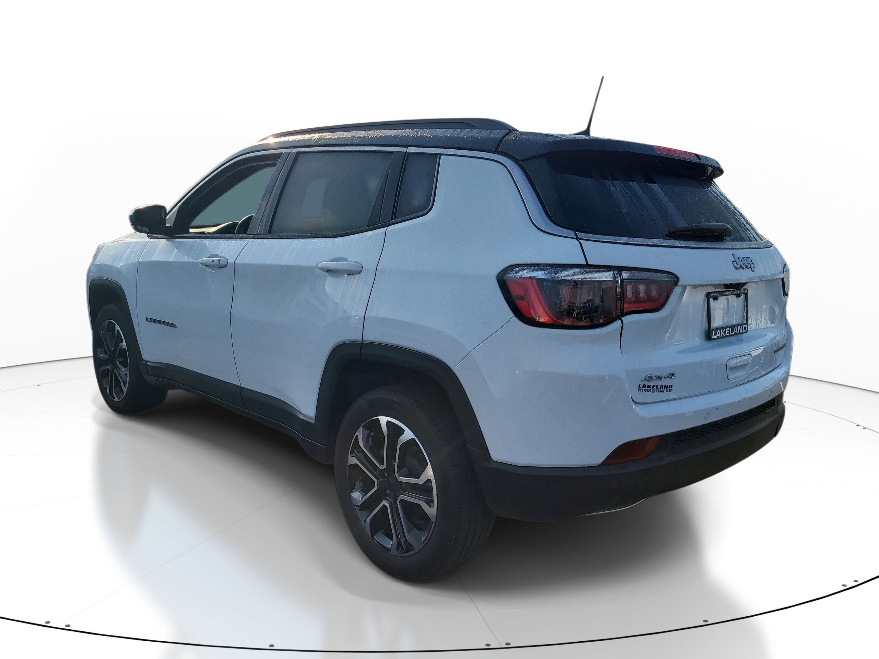 Used 2024 Jeep Compass Limited image 6