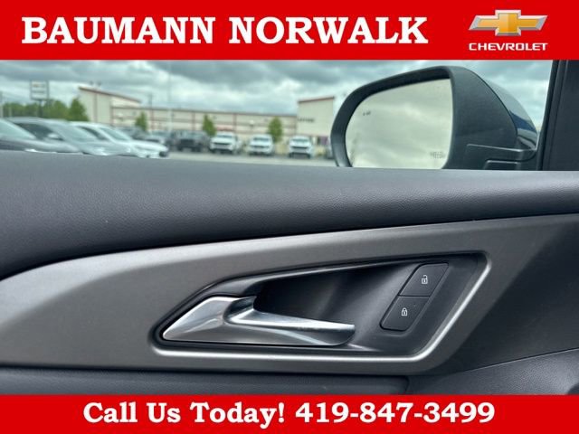 New 2025 Chevrolet Traverse LT w/ Enhanced Driving Package FWD image 13