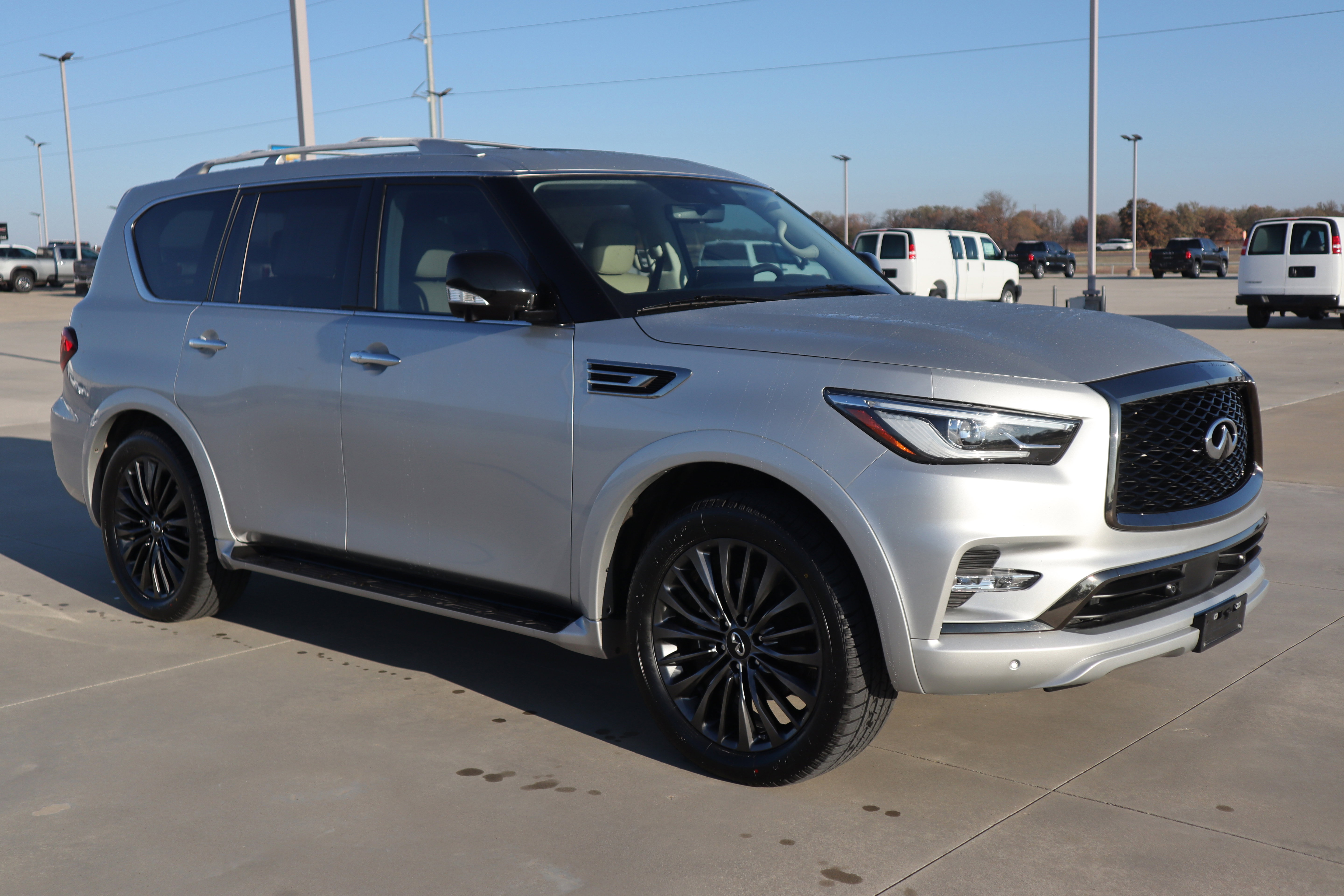 Used 2022 INFINITI QX80 Premium Select w/ Cargo Package image 4