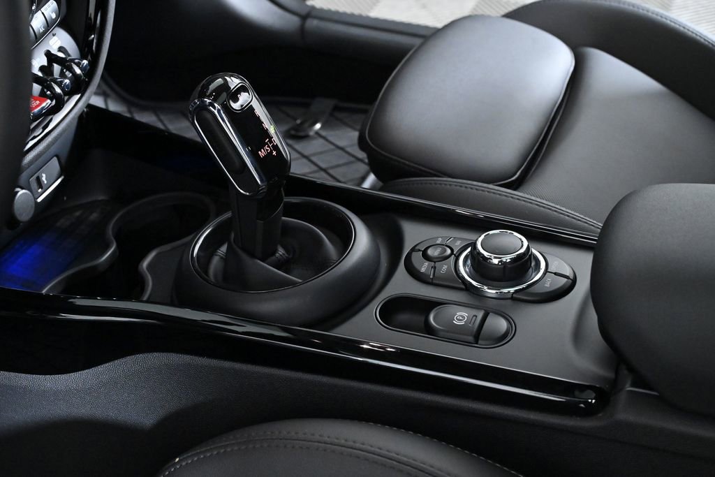 Used 2023 MINI Cooper Clubman S w/ Premium Package FWD image 23