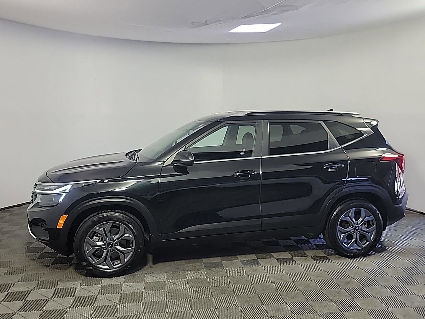 Used 2024 Kia Seltos S image 10