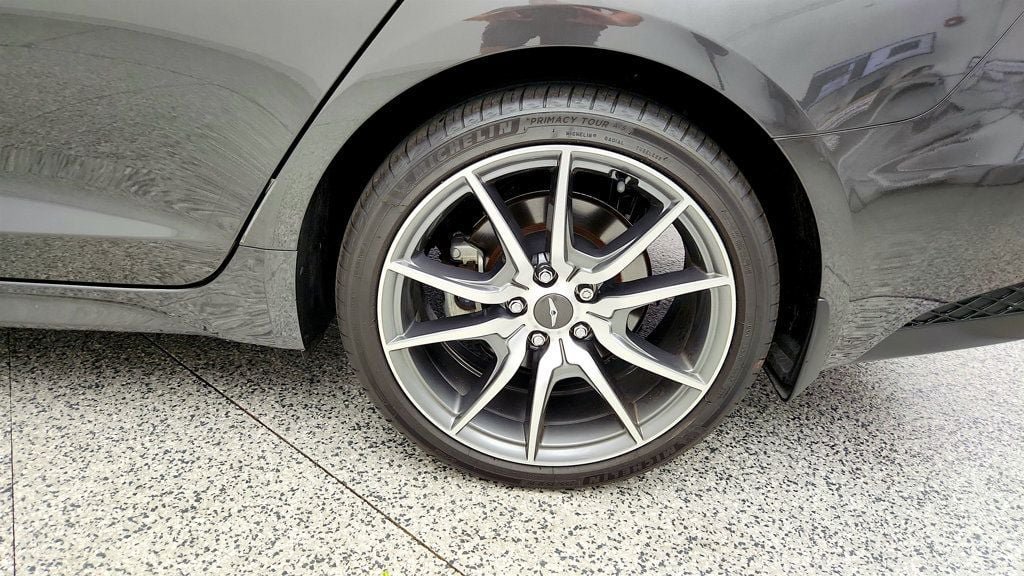 Used 2023 Genesis G70 2.0T AWD/4WD image 9