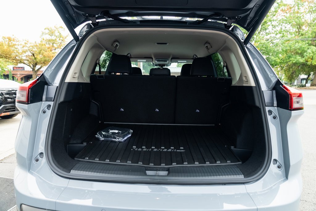 New 2026 Nissan Rogue SV image 7