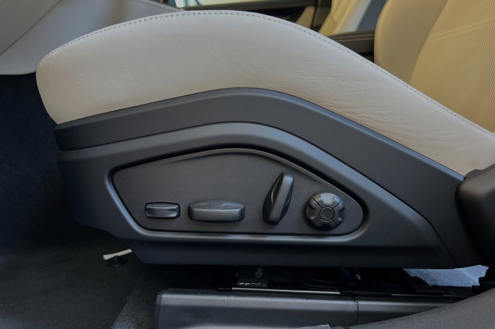 Used 2024 Porsche Panamera 4 image 14