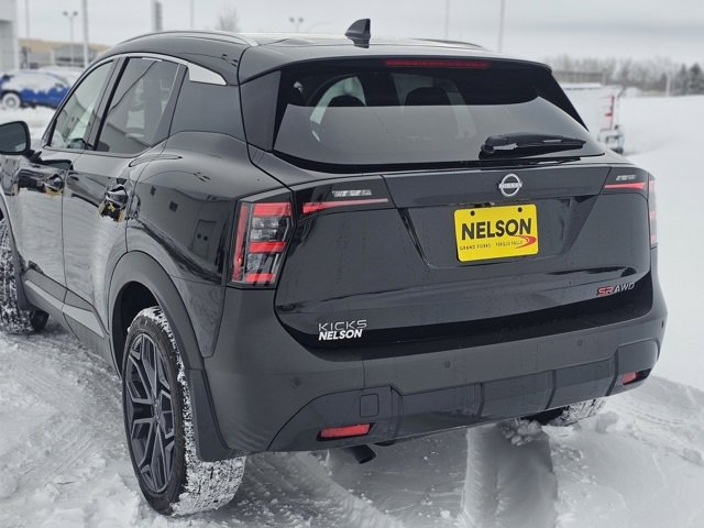 Used 2025 Nissan Kicks SR w/ SR Premium Package image 3