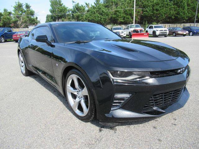 Used 2018 Chevrolet Camaro SS RWD image 3