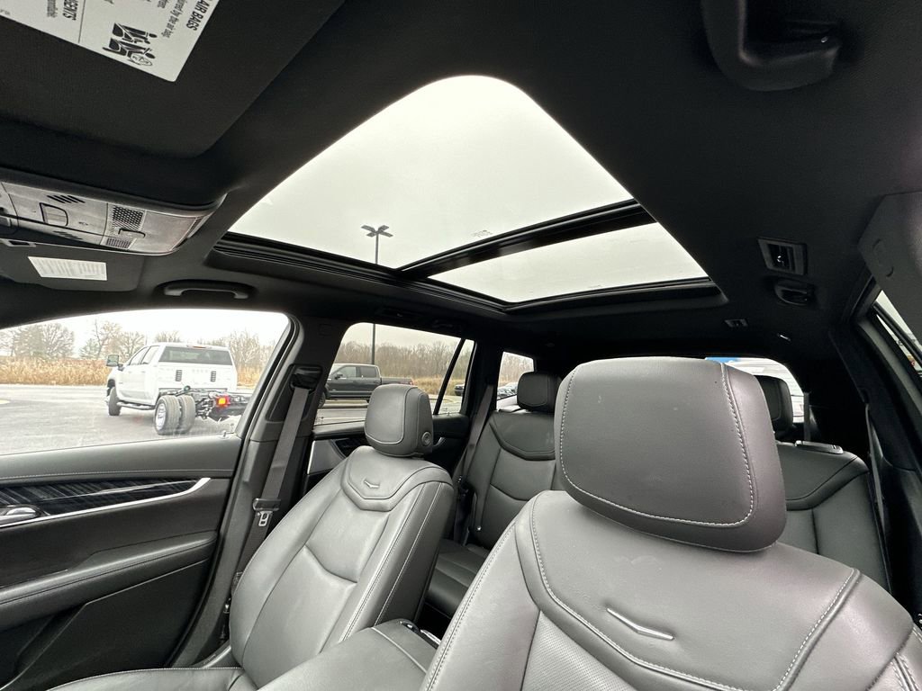 Used 2025 Cadillac XT6 Premium Luxury FWD image 22