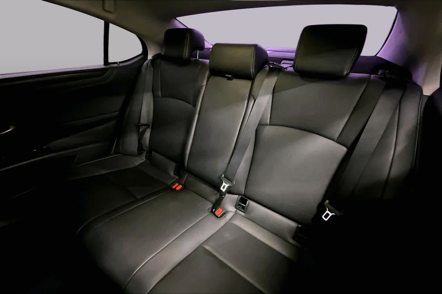 Used 2024 Lexus ES 300h w/ Premium Package FWD image 19