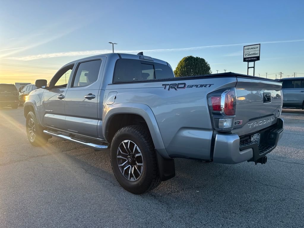 Used 2020 Toyota Tacoma TRD Sport image 4