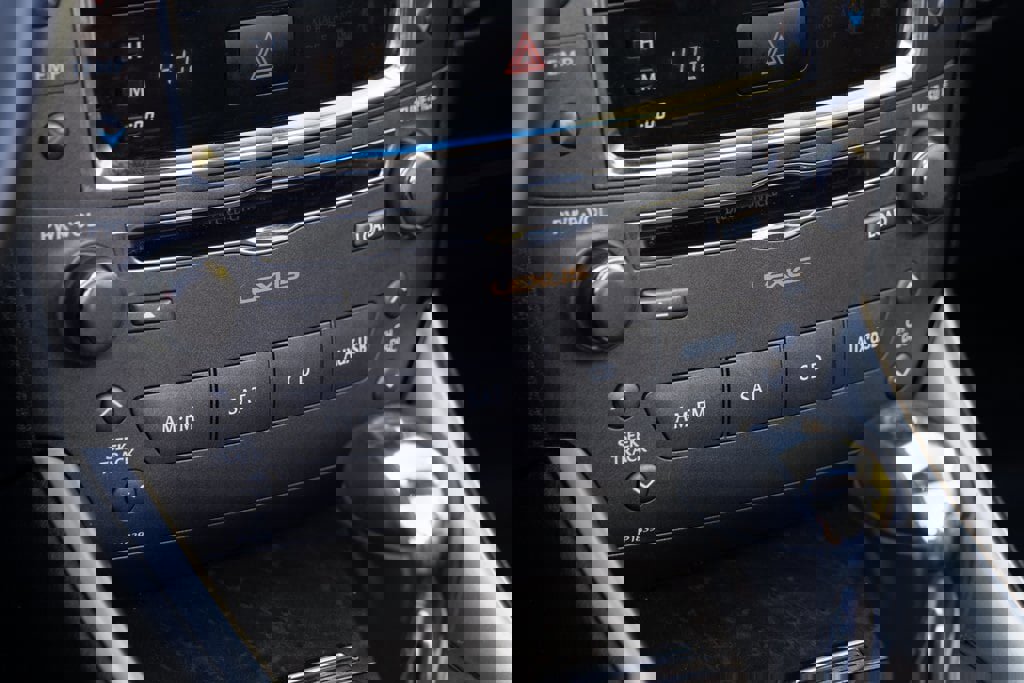 Used 2012 Lexus IS 350C RWD image 24