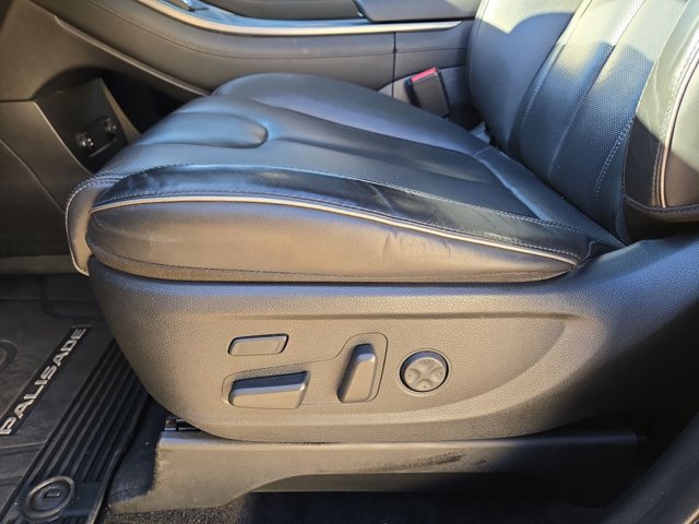 Used 2022 Hyundai Palisade Calligraphy image 17