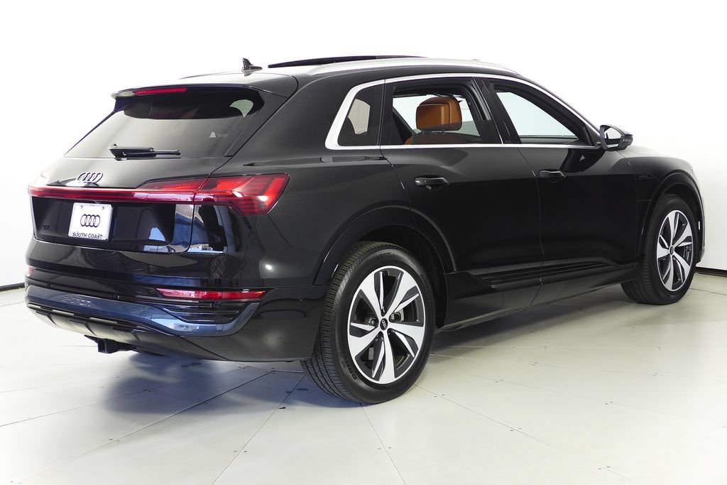 Used 2024 Audi Q8 e-tron Premium Plus w/ Premium Plus Package AWD/4WD image 7