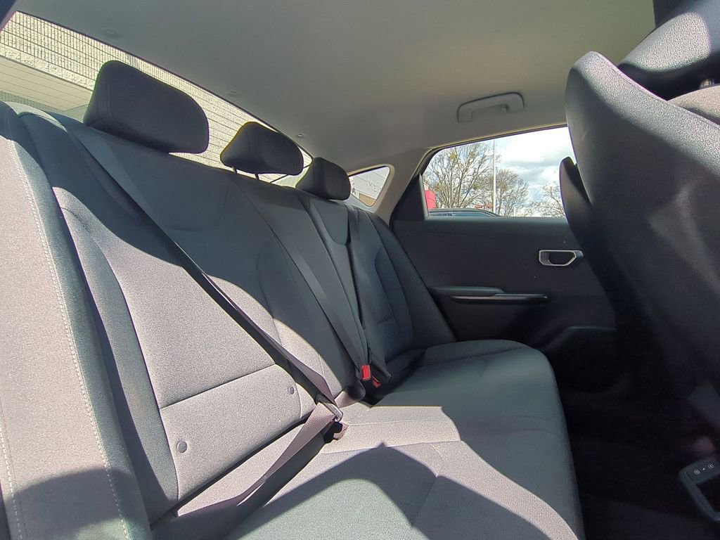 Used 2025 Kia K4 LXS image 29