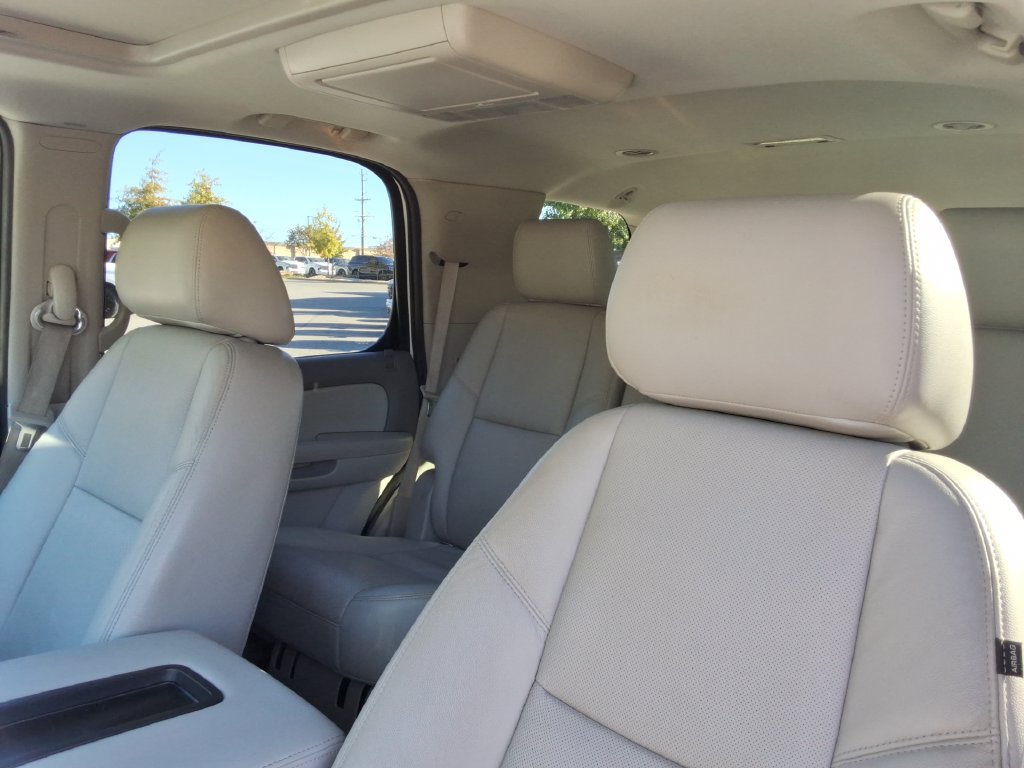 Used 2014 Chevrolet Tahoe LTZ AWD/4WD image 24