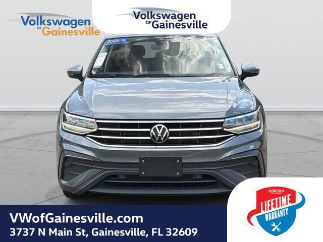 Used 2024 Volkswagen Tiguan SE AWD/4WD image 12