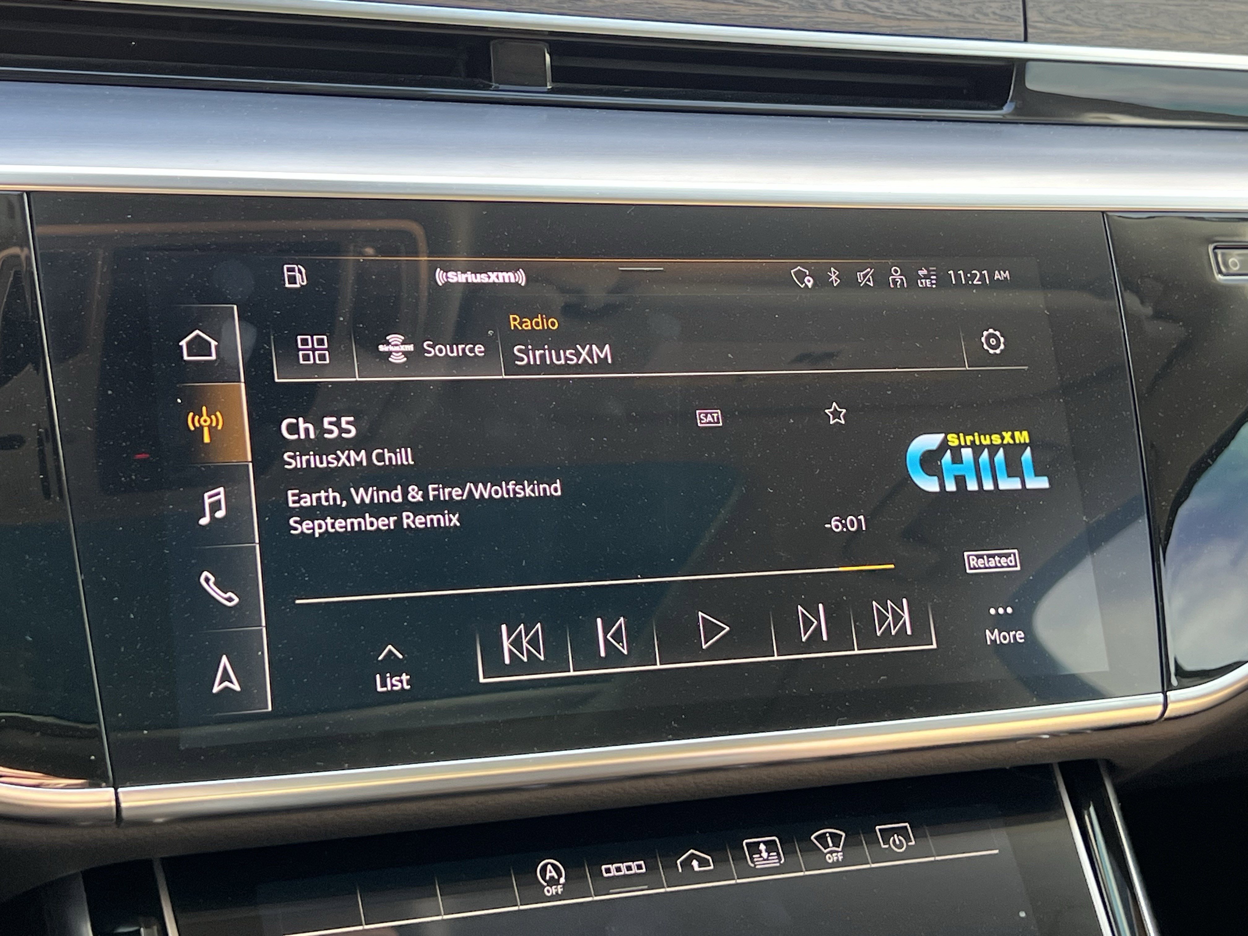 Used 2021 Audi A8 L 4.0T w/ Executive Plus Package image 25