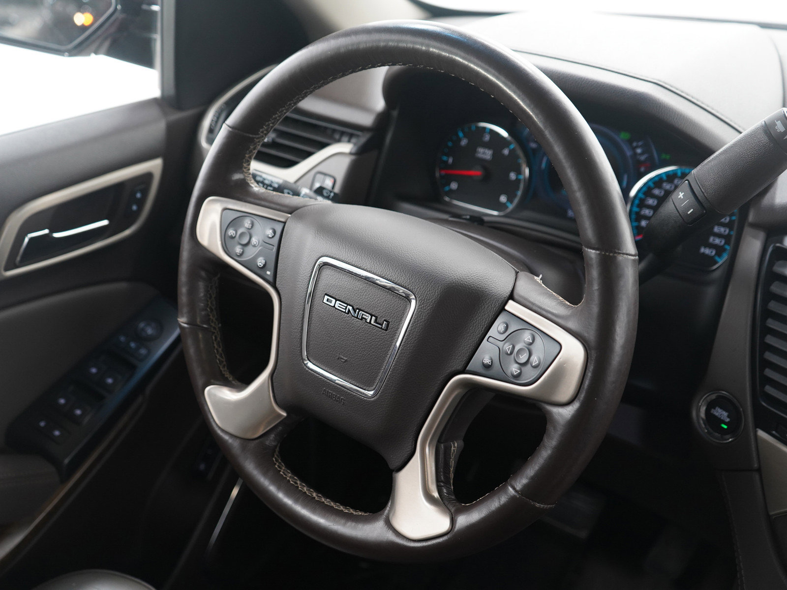 Used 2018 GMC Yukon Denali w/ Open Road Package image 17