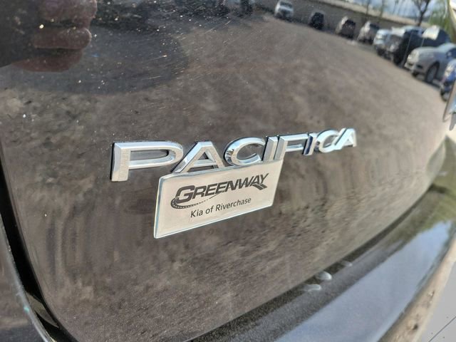 Used 2025 Chrysler Pacifica Select image 35