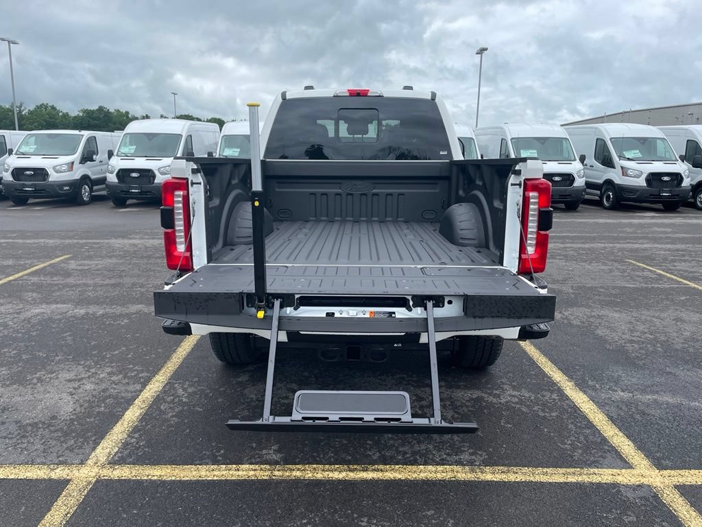 New 2026 Ford F350 Lariat w/ Black Appearance Package AWD/4WD image 10