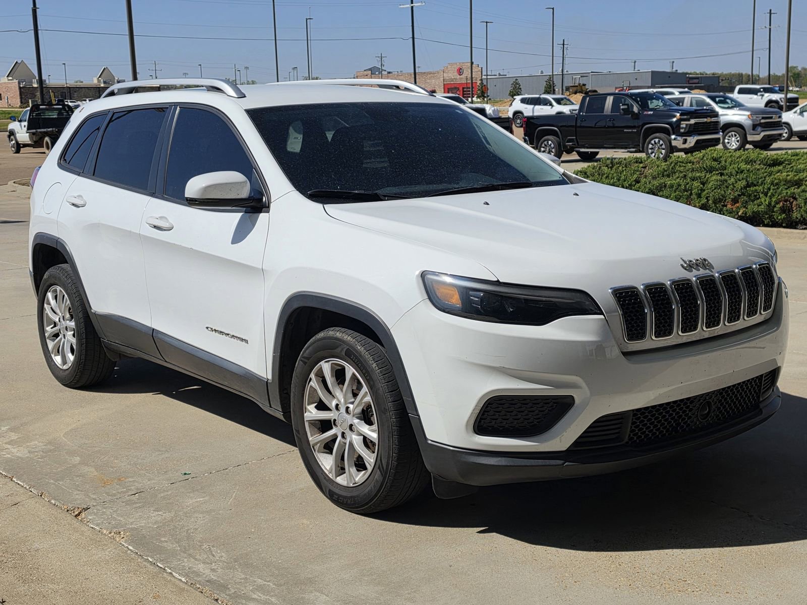 Used 2021 Jeep Cherokee Latitude w/ Mopar Interior Package image 8