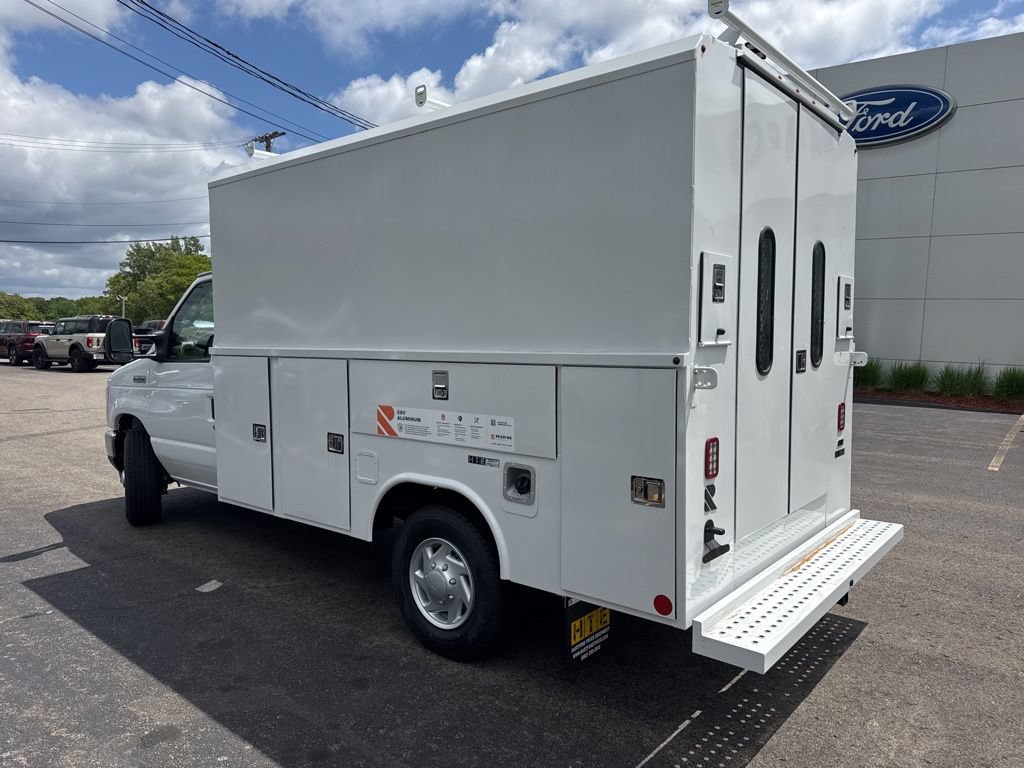 New 2027 Ford E-350 and Econoline 350 Super Duty w/ Power Equipment Group RWD image 10