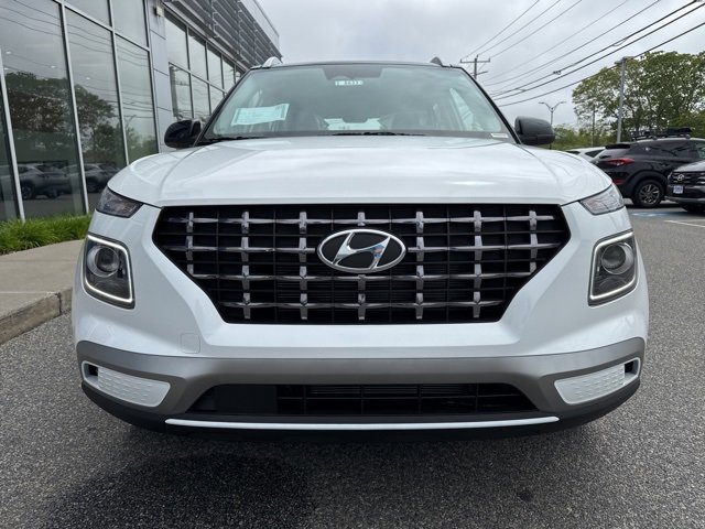 Used 2025 Hyundai Venue Limited image 2