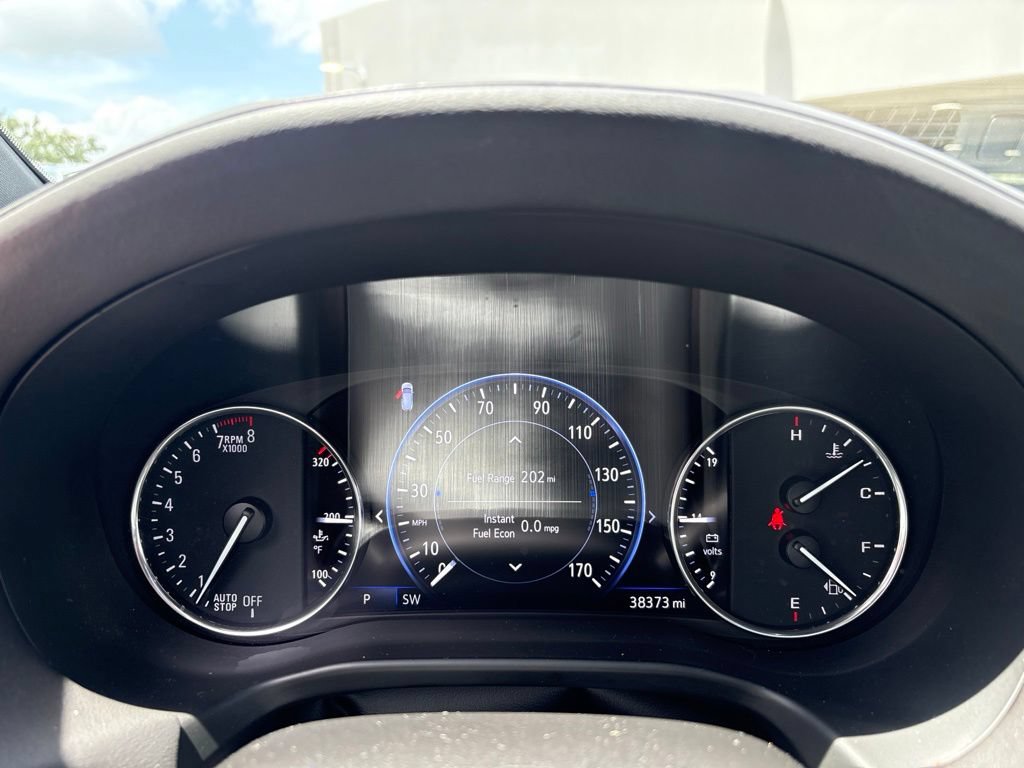 Used 2023 Buick Enclave Avenir w/ Avenir Technology Package FWD image 23