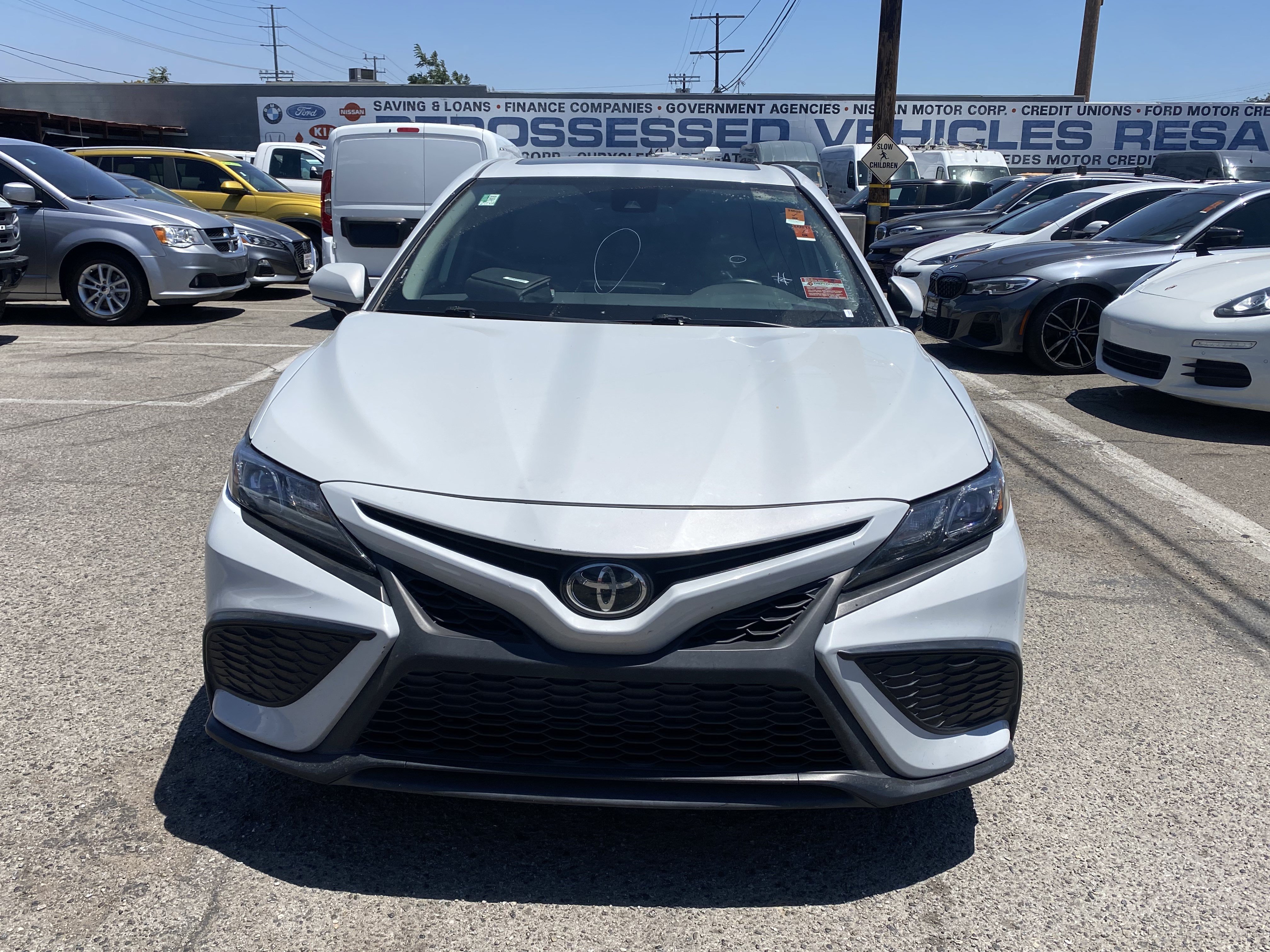 Used 2022 Toyota Camry SE w/ Audio Upgrade Package FWD image 2