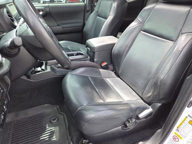 Used 2019 Toyota Tacoma TRD Sport AWD/4WD image 35