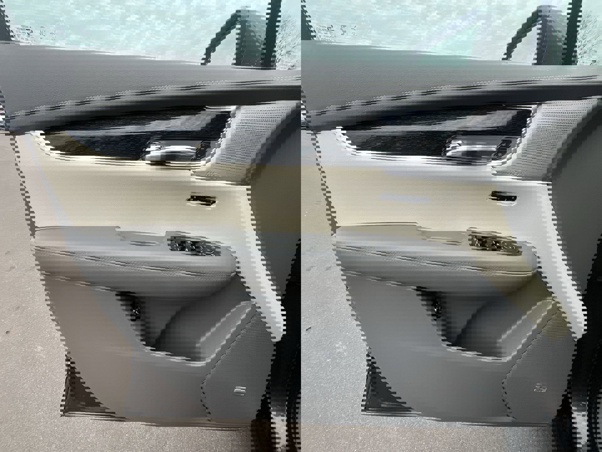 Certified 2020 Cadillac XT6 Premium Luxury image 23