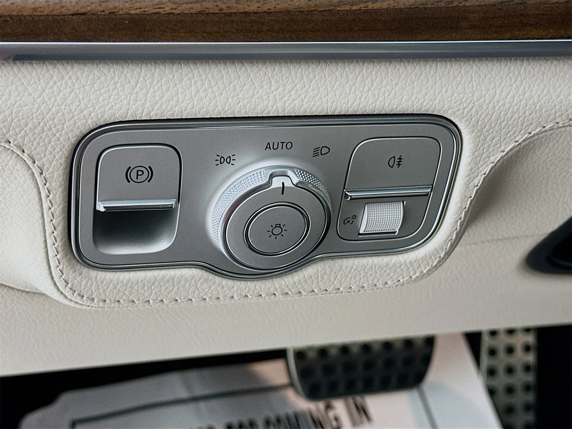 Certified 2025 Mercedes-Benz GLE 53 AMG 4MATIC image 11