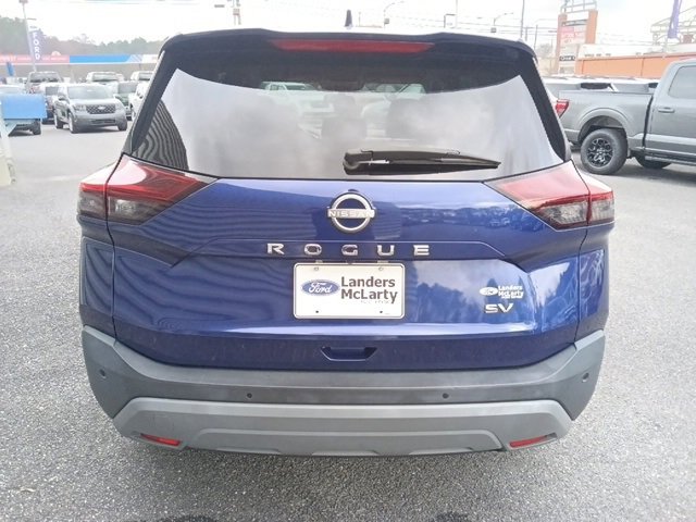 Used 2023 Nissan Rogue SV image 4