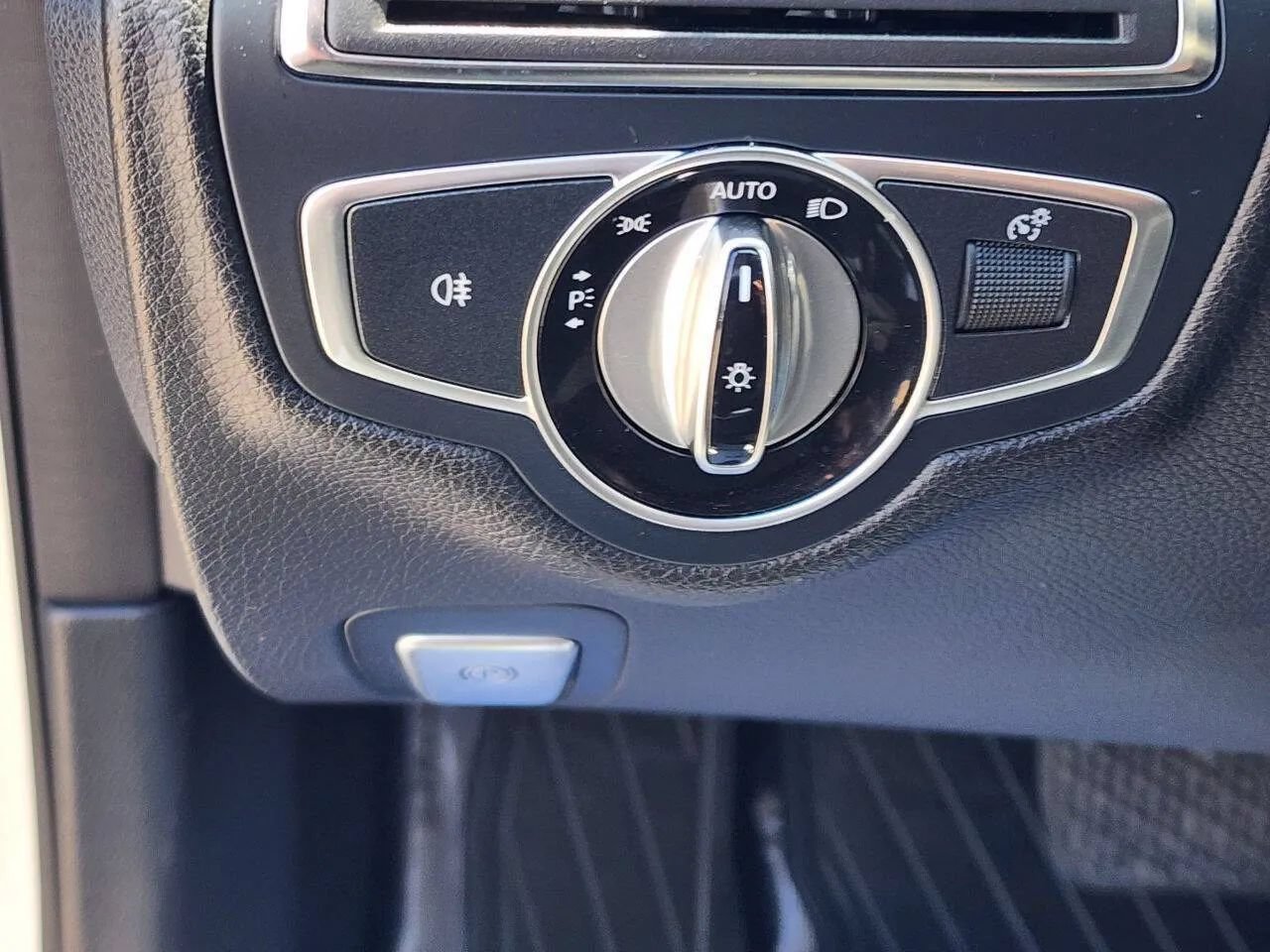 Used 2016 Mercedes-Benz C 300 4MATIC Sedan image 19
