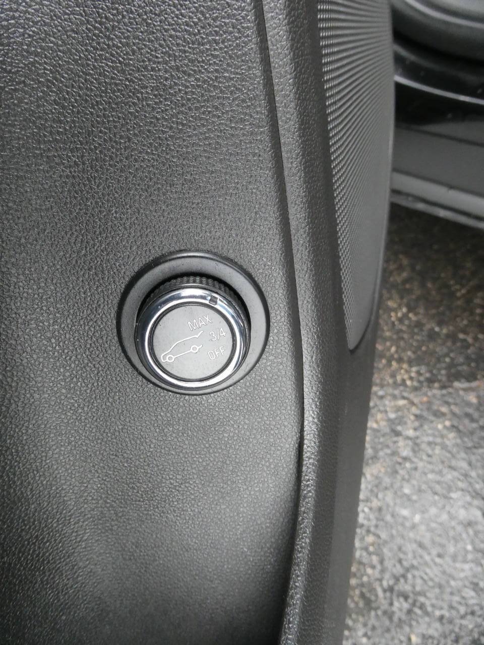 Used 2019 Chevrolet Blazer LT FWD image 22