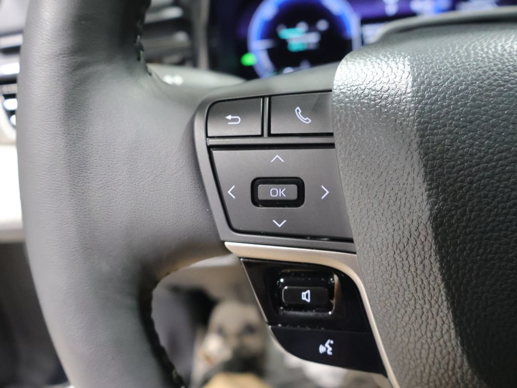 Used 2026 Toyota Camry XLE w/ Premium Plus Package FWD image 35