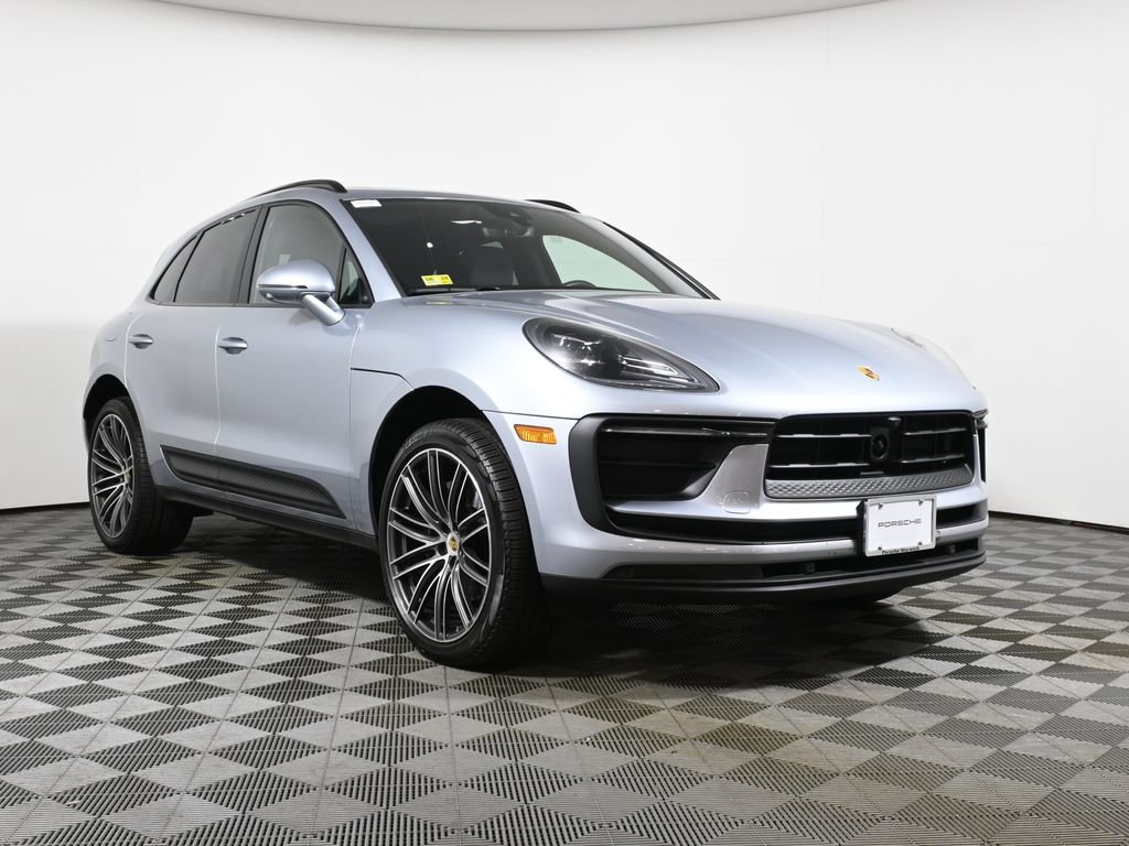 Used 2026 Porsche Macan AWD/4WD image 9