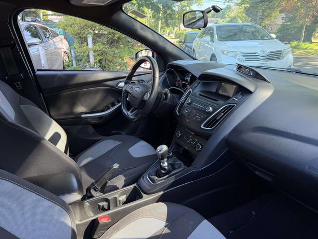 Used 2015 Ford Focus ST FWD image 12