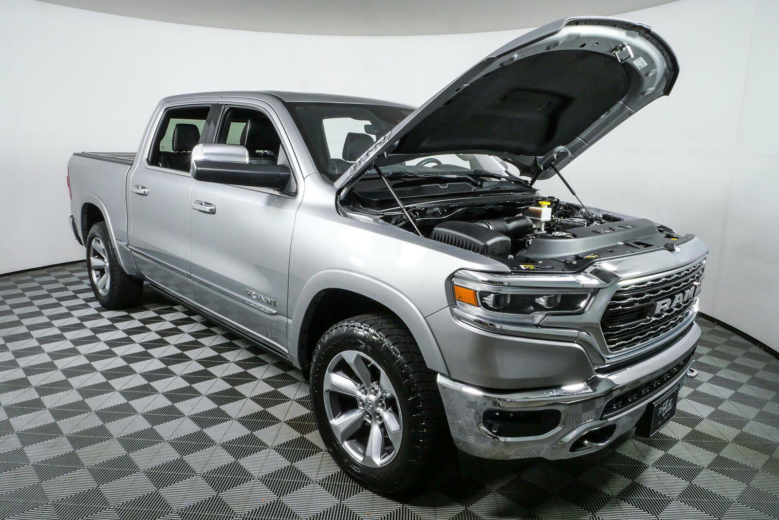 Used 2019 RAM 1500 Limited AWD/4WD image 33