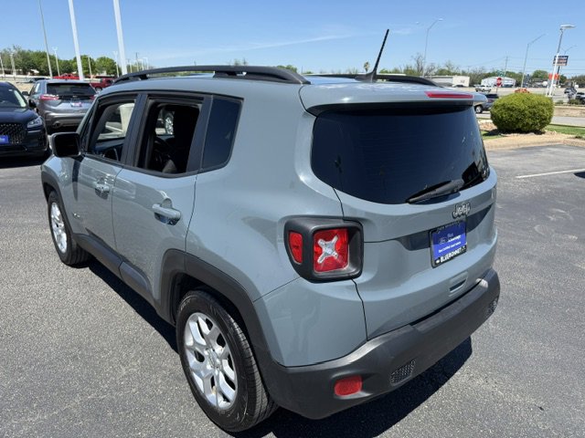 Used 2018 Jeep Renegade Latitude w/ Popular Equipment Group image 6